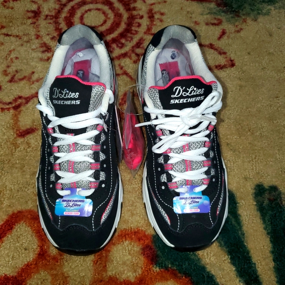 Skechers D'lite Women's Sneakers